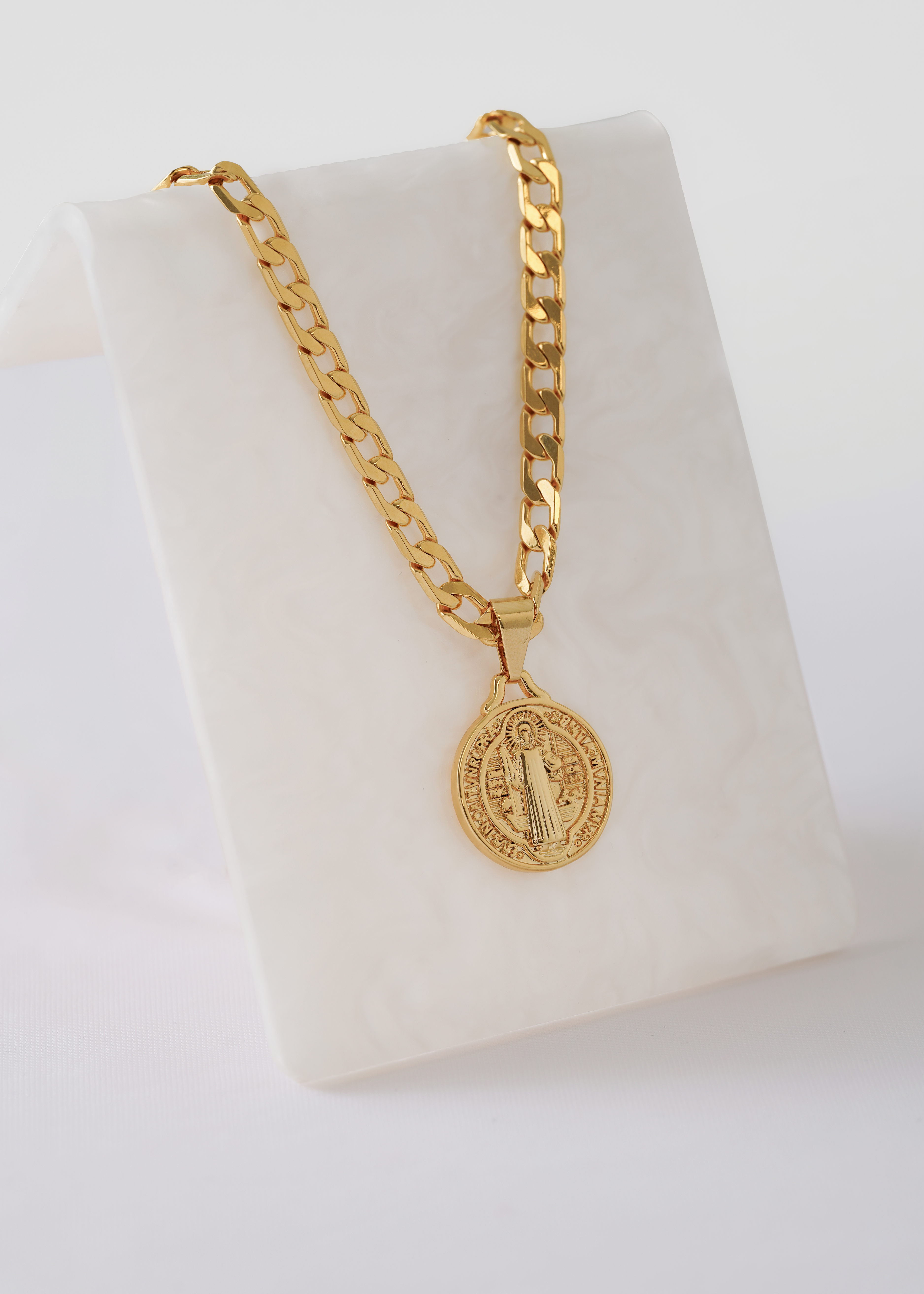 P1.png D Medalla de San Benito