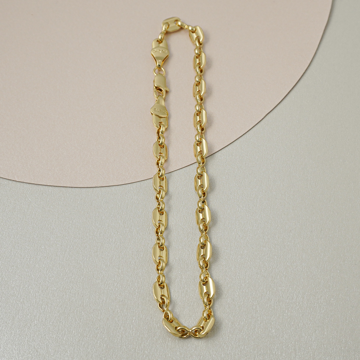 T Gucci 24 .5 Cms
